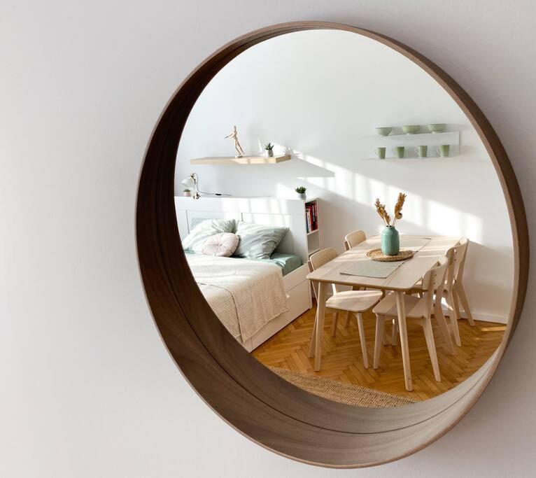 Cute Studio In Old Town Bratislava Buitenkant foto